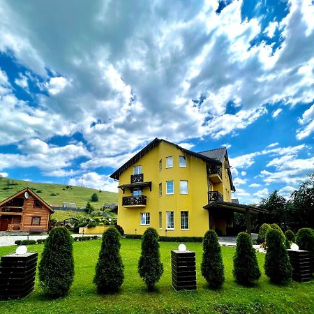 Arnica Hotel Yasinya Exterior photo