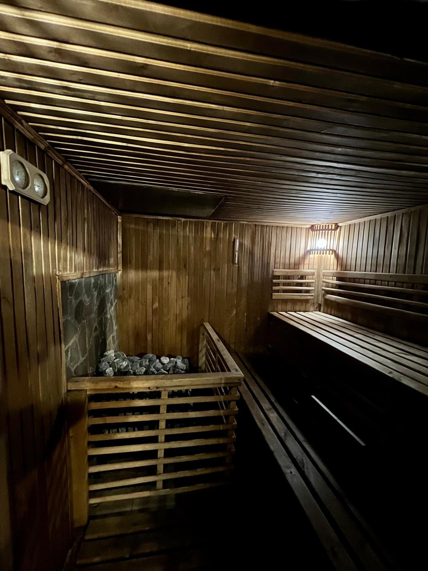 Arnica Hotel Yasinya Exterior photo