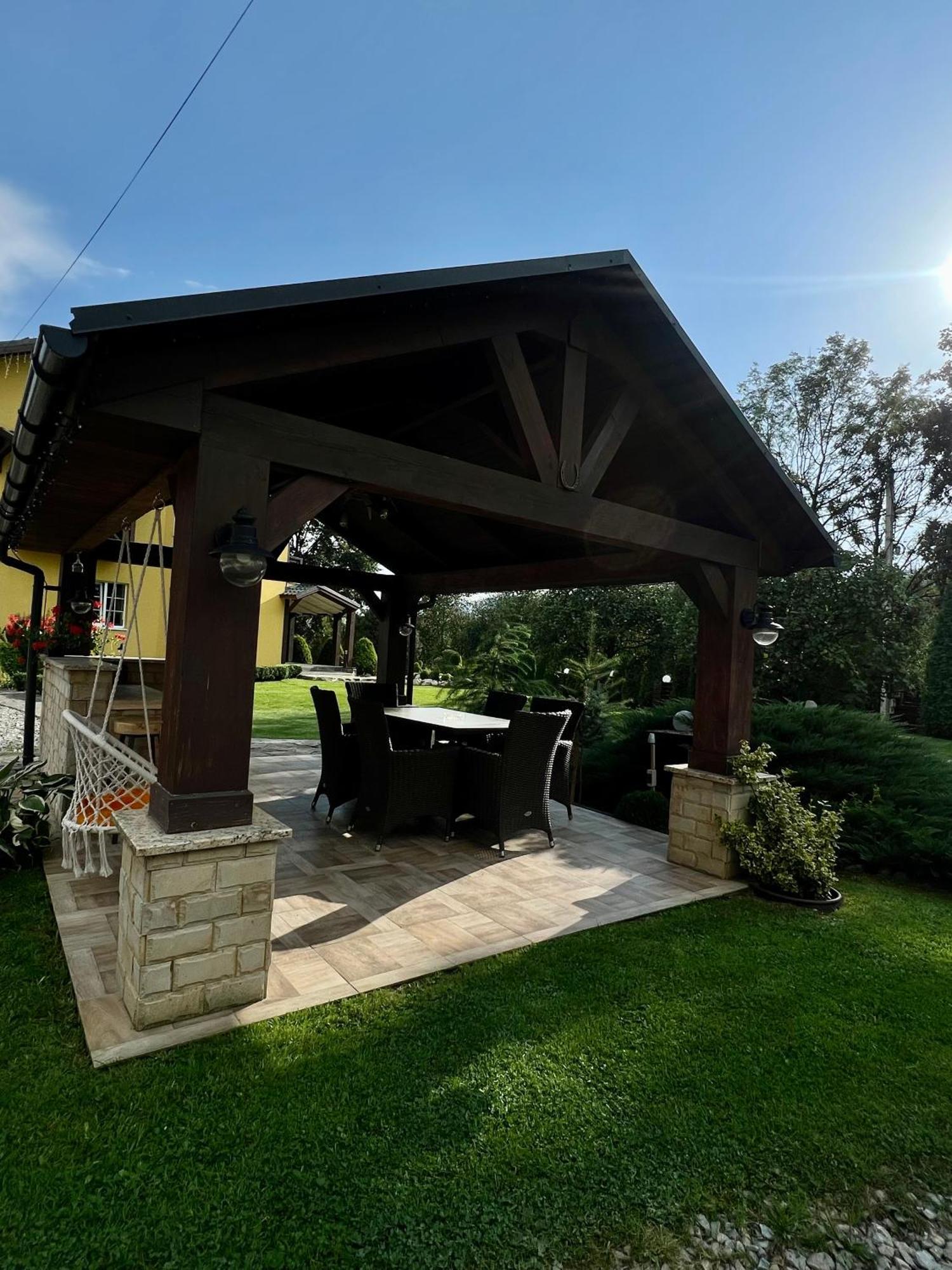 Arnica Hotel Yasinya Exterior photo
