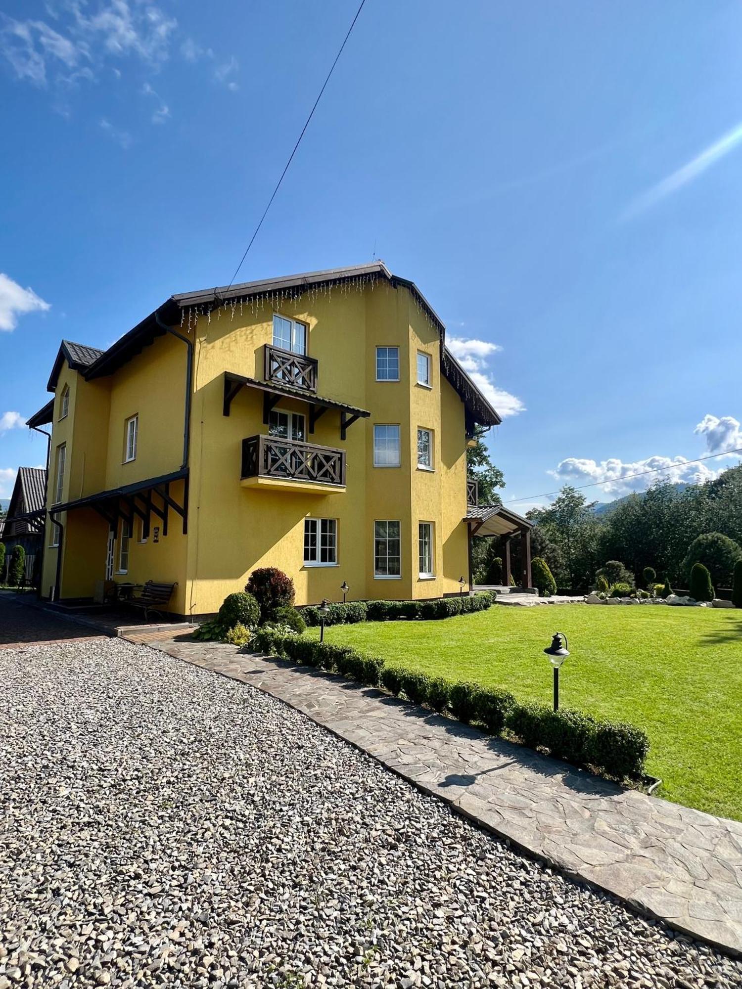 Arnica Hotel Yasinya Exterior photo