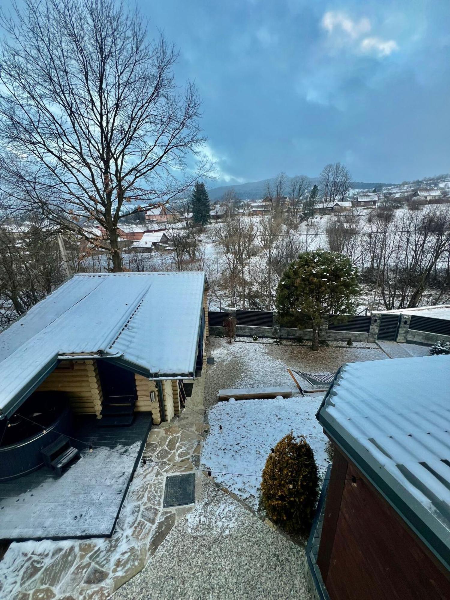 Arnica Hotel Yasinya Exterior photo