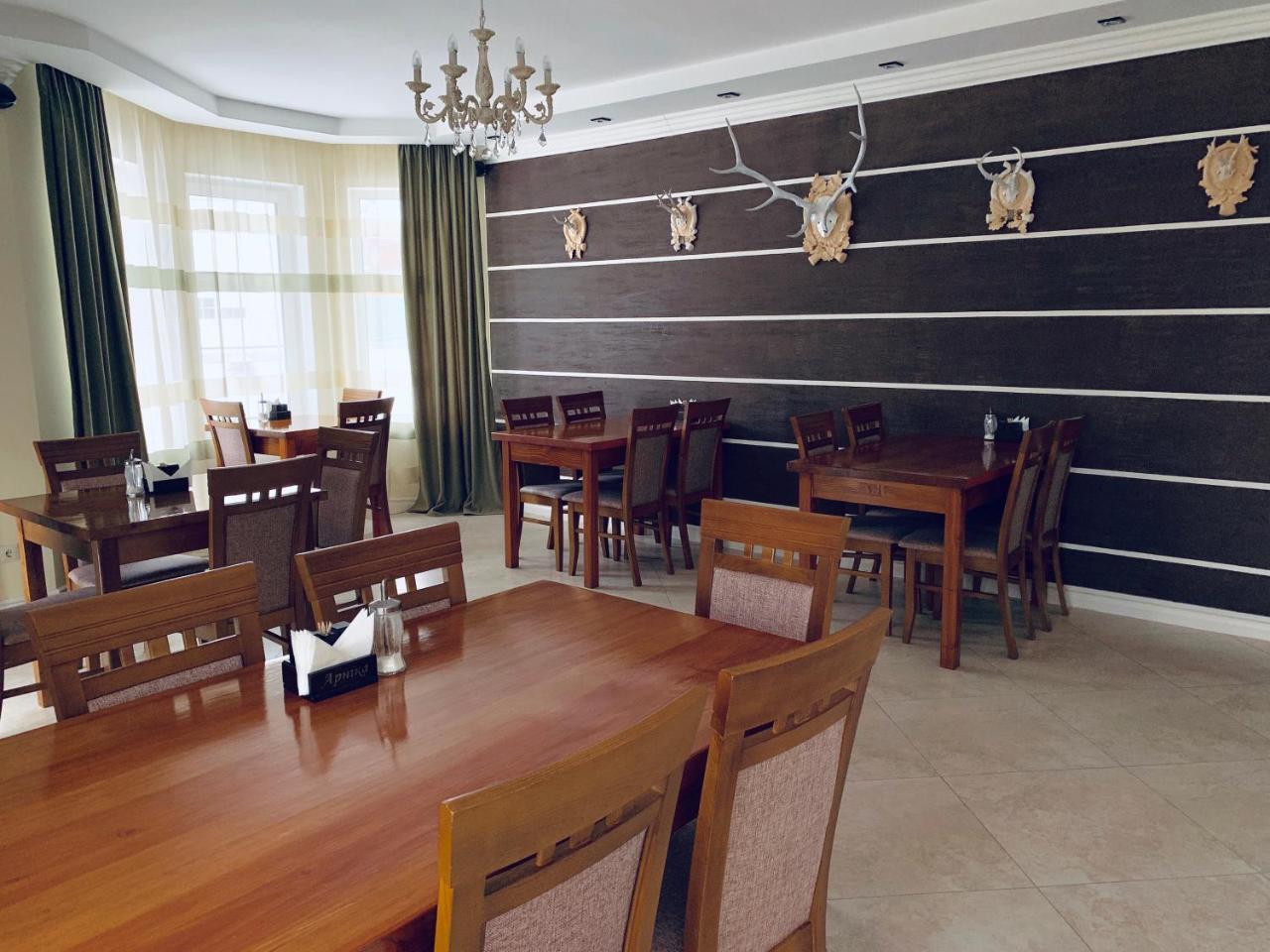 Arnica Hotel Yasinya Exterior photo